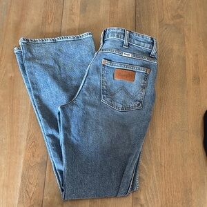 Wrangler Women’s High Rise Bootcut Jeans